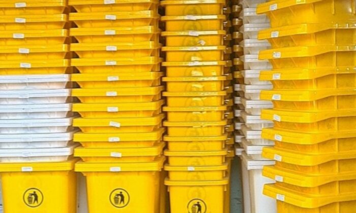 Phân phối thùng rác nhập khẩu 240 lít rẻ nhất TPHCM 0911.041.000 Ms Thịnh