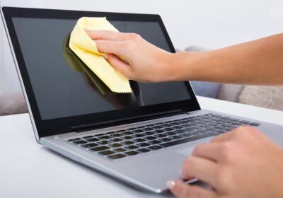 ve-sinh-laptop